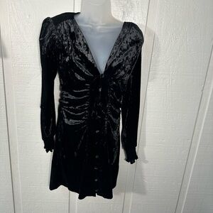 Oak and Trellis Black Velvet Long Sleeve V Neck Dress Size 5 NWT